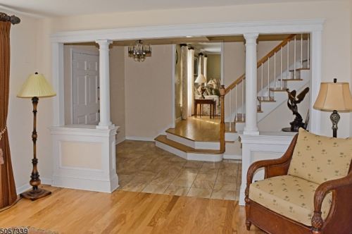 3 Raleigh Ct, Morristown, NJ 07960-2535