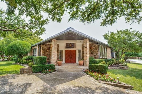 9902 Chimney Hill Ln, Dallas, TX 75243-2904
