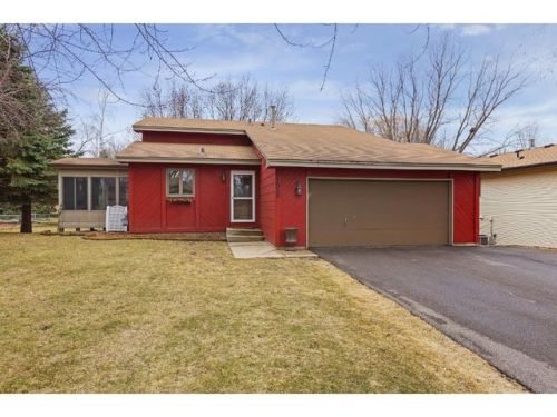 1050 Eastview Cir, Prior Lake, MN 55379-2660
