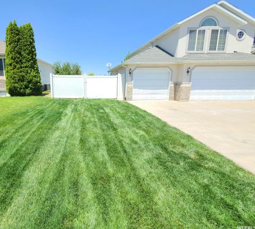 4412 Short Leaf Dr, Taylorsville, UT 84088-4951