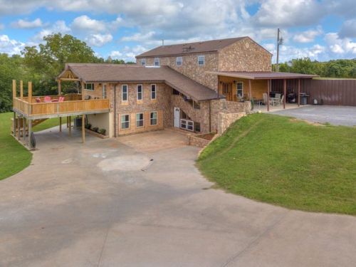 2520 Cherokee Dr, Calumet, OK 73014-8513