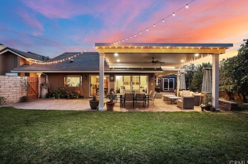 8 Campanero, Irvine CA  92620-1821 exterior
