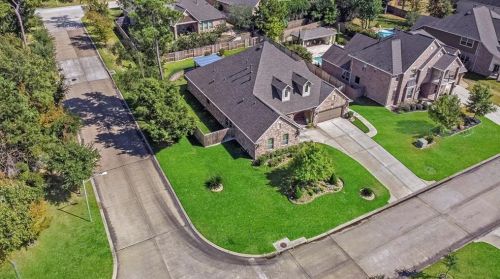 1833 Lily Meadows Dr, Conroe, TX 77304-2949