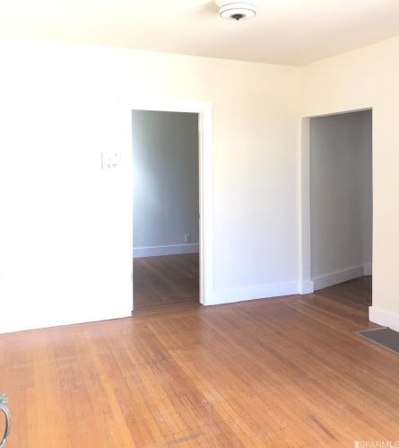 335 27th Ave, San Francisco, CA 94121-1881