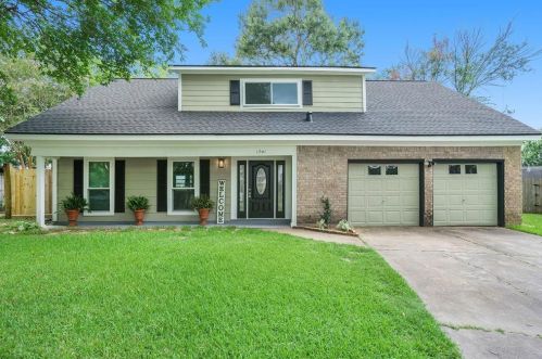 1741 Hialeah, Taylor Lake Village TX 77586-2938 exterior