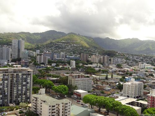 1655 Makaloa St, Honolulu HI  96814-3946 exterior