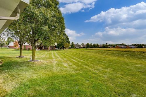 1784 Willow Ridge Ct, Springfield OH  45502-7310 exterior