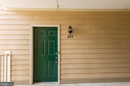1043 Gardenview Loop, Woodbridge, VA 22191-1966