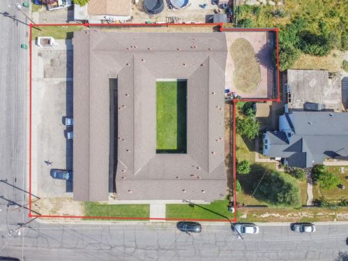 1402 Canal Farm Ln, Los Banos, CA 93635-4400