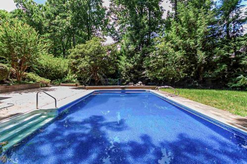 810 Mabry Rd, Atlanta GA  30328-2662 exterior