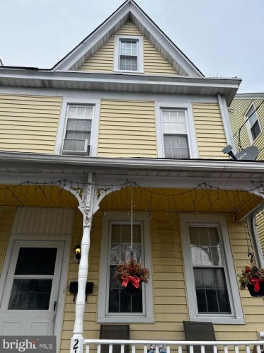 213 Conover St, Burlington, NJ 08016-1306