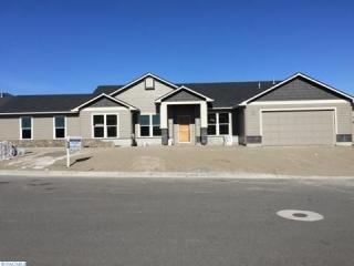 4801 Cathedral Dr, Pasco, WA 99301-5640