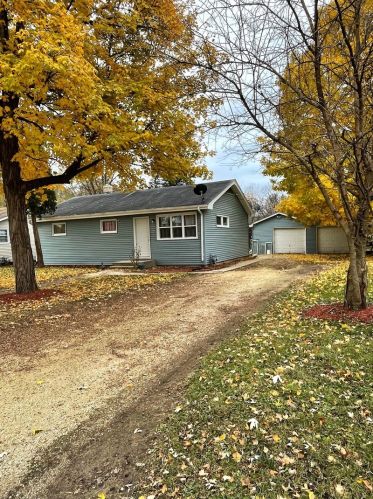 1316 Midway Dr, Rockford, IL 61103-3145