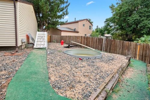 17857 Oxford Pl, Denver CO 80014-5137 exterior