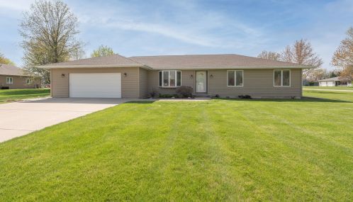 4395 2940th Rd, Norway, IL 60551-9671