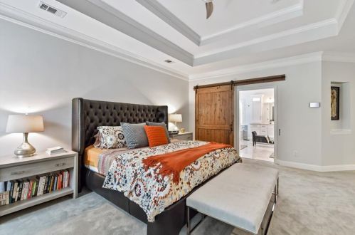 800 Lake Summit Dr, Atlanta GA  30342-1975 exterior