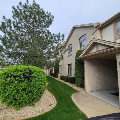 6553 Pine Lake Dr, Tinley Park, IL 60477-5125