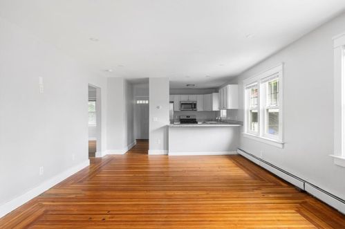 121 California Ave, Providence, RI 02905-4323
