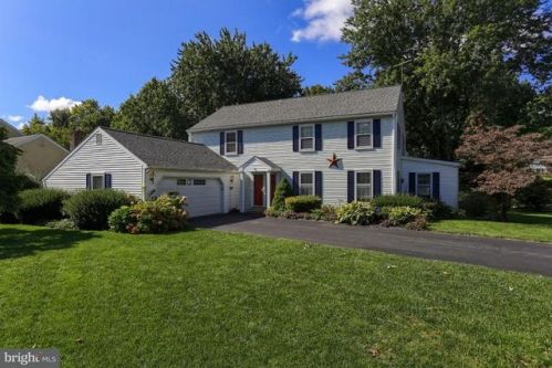 159 Saint Thomas Rd, Lancaster, PA 17601-4828