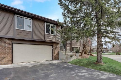 2862 Castleford Ct, Saint Paul MN  55125-3416 exterior
