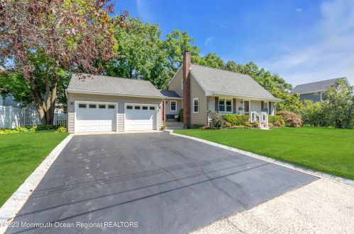 31 Oakwood Rd, Leonardo, NJ 07737-1201