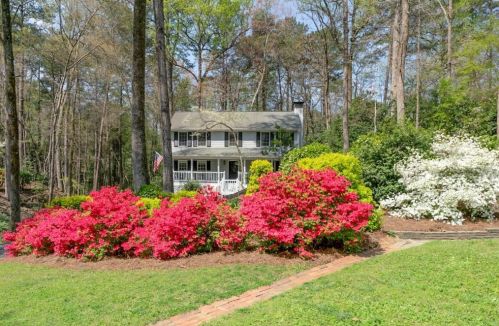 1957 Hitching Post Ln, Marietta, GA 30068-1503