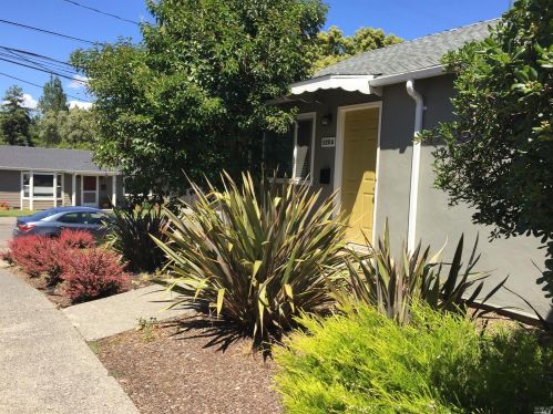 328 North St, Healdsburg, CA 95448-4210