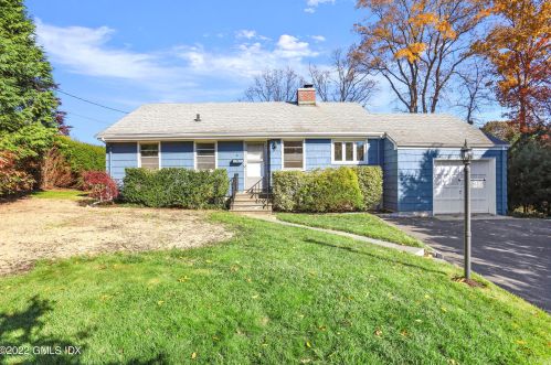 21 Hunt Ter, Greenwich CT  06831-4123 exterior