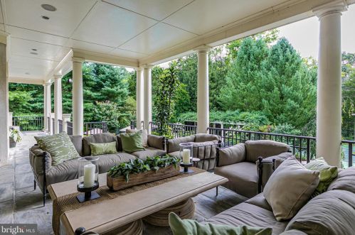 110 Brooks Bnd, Princeton NJ  08540-7545 exterior
