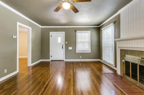 3245 Cockrell Ave, Fort Worth TX  76109-2255 exterior