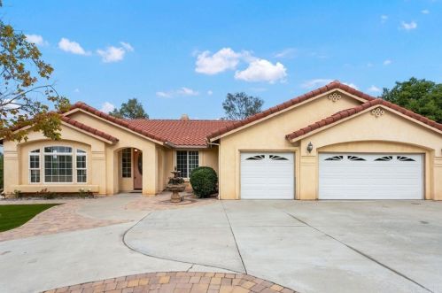 1432 11th Ave, Escondido, CA 92029-2268
