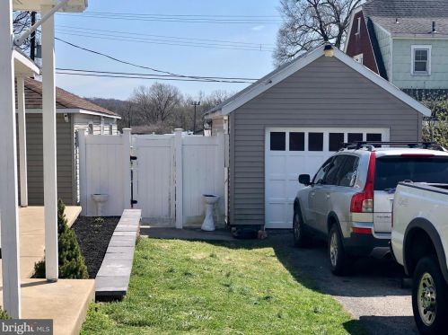 281 Forry Ave, York, PA 17406-1324