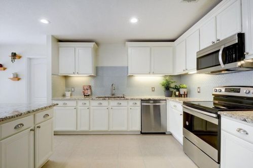 11217 Blairview Ln, Austin TX  78748-3911 exterior