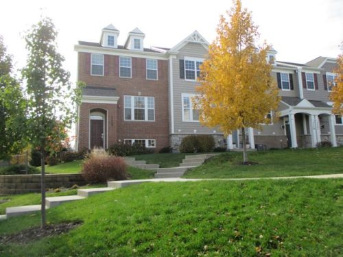 3115 Coral Ln, Glenview, IL 60026-6801