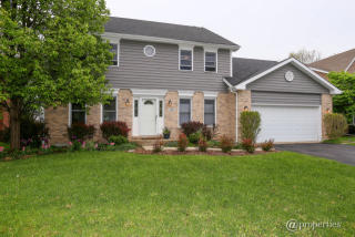 110 Erin Dr, Trout Valley, IL 60013-2191