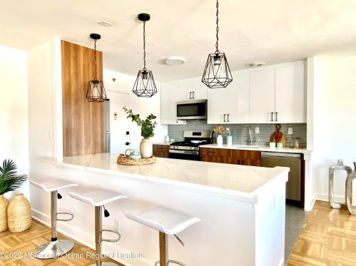 122-5F Bodman Pl, Tinton Falls NJ  07701-1014 exterior