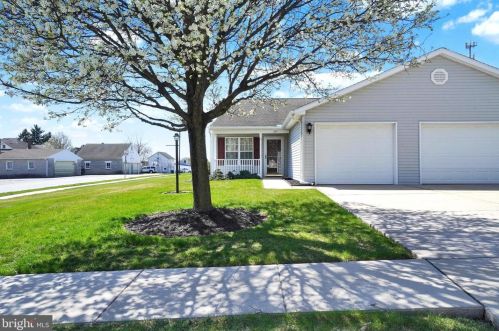 245 Sweet Gum Ln, York, PA 17406-1143