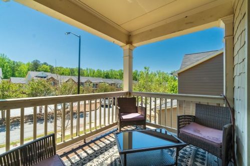 421 Fernbay Dr, Atlanta GA  30331-8957 exterior