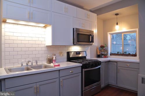 650 4th St, Lancaster, PA 17603-5122