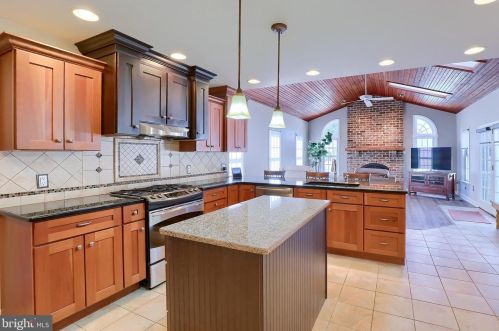 1809 Krystle Dr, Lancaster PA  17602-4143 exterior