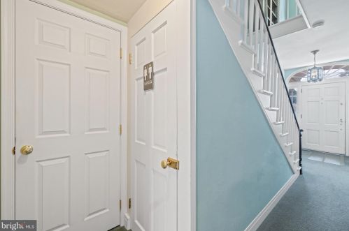 515 Carlisle St, Hanover PA 17331-2406 exterior