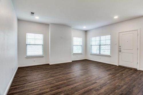 2514 University Dr, Fort Worth TX  76109-1146 exterior