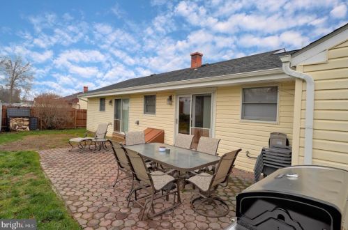 51 Sunset Blvd, Trenton NJ  08690-3950 exterior