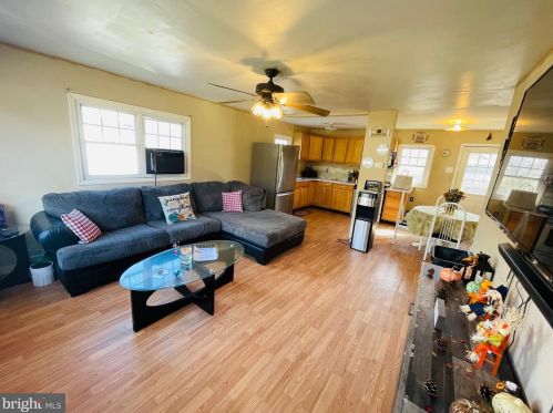 37 Meadowbrook Ln, Plumsted Township, NJ 08533-1411