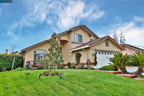 35 Medina St, Livermore, CA 94550-8005