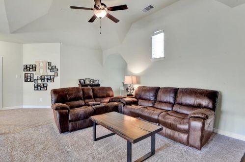 2036 Doolan Dr, Conroe TX  77301-4105 exterior