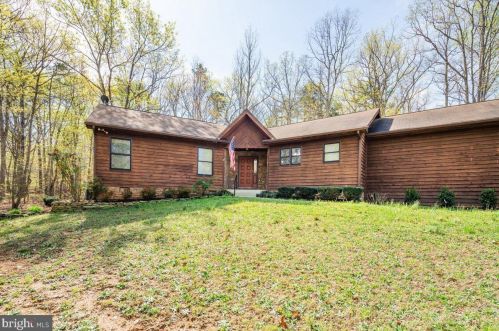 817 Pine Harbour Dr, Mineral, VA 23117-4663