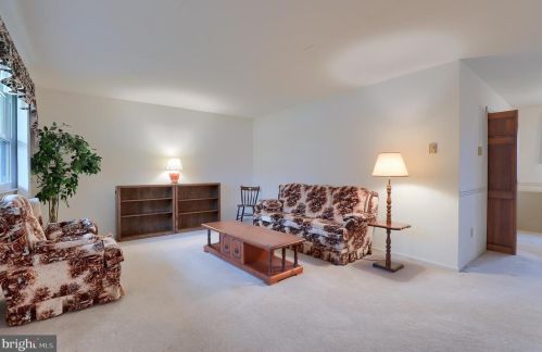 154 Amsterdam Rd, Lancaster PA  17603-9719 exterior