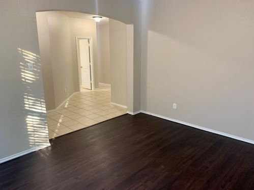 420 Sandy Creek Dr, Fort Worth TX  76131-3966 exterior