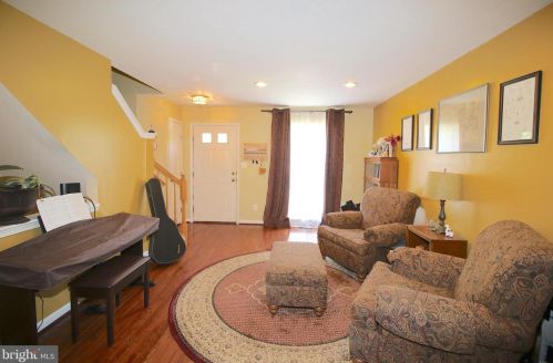 2049 Stargrass Ct, Woodbridge, VA 22192-2958